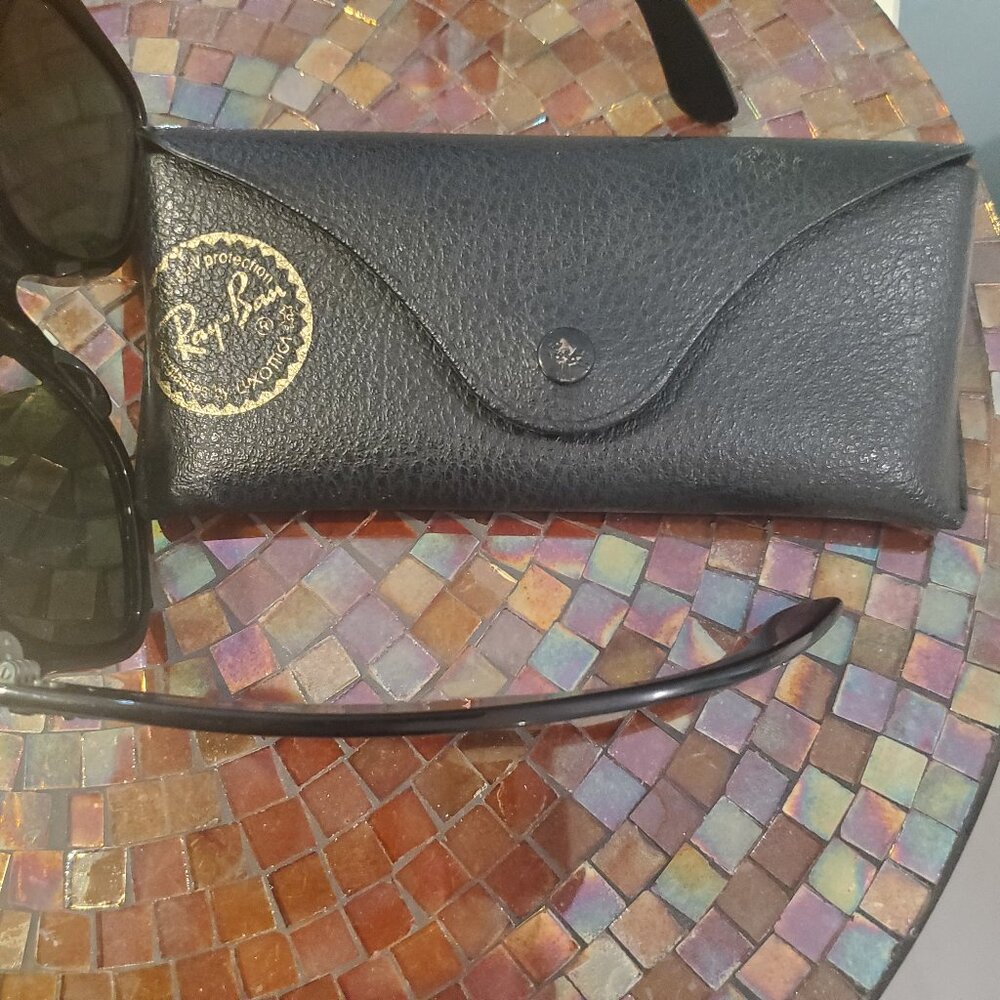 Ray-Ban Wayfarer sunglasses black with case